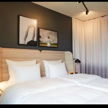 Populist Airport Free Shuttle Service Hotel